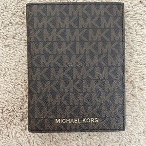 Micheal kors wallet